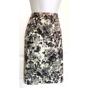 NWOT Mack + Liam pencil skirt black and white rose floral